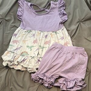 Boutique pastel dinosaur short set, size 4T.  Soft material good used condition